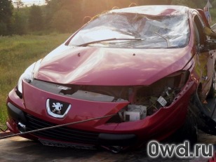 Битый автомобиль Peugeot 307